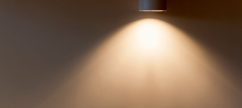 Lichtstraal uit een lamp.