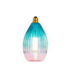 Turquoise glazen hanglamp met goudkleurige fitting en zichtbaar langwerpig filament
