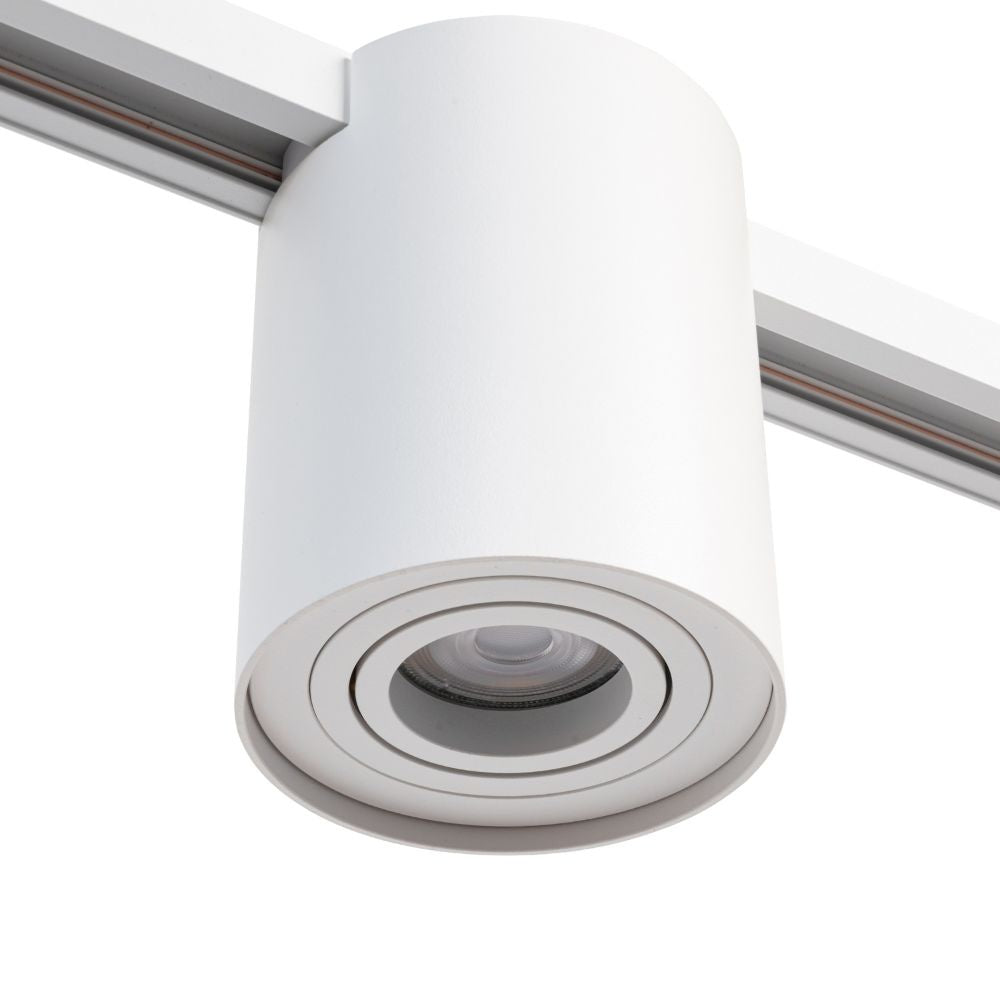 Witte inbouwspot met zichtbare GU10 fitting en ronde rand aan de onderkant