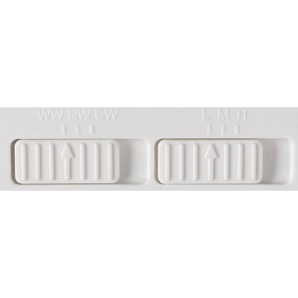 Witte rail met montagehouder en instelmarkeringen voor LED-railspot
